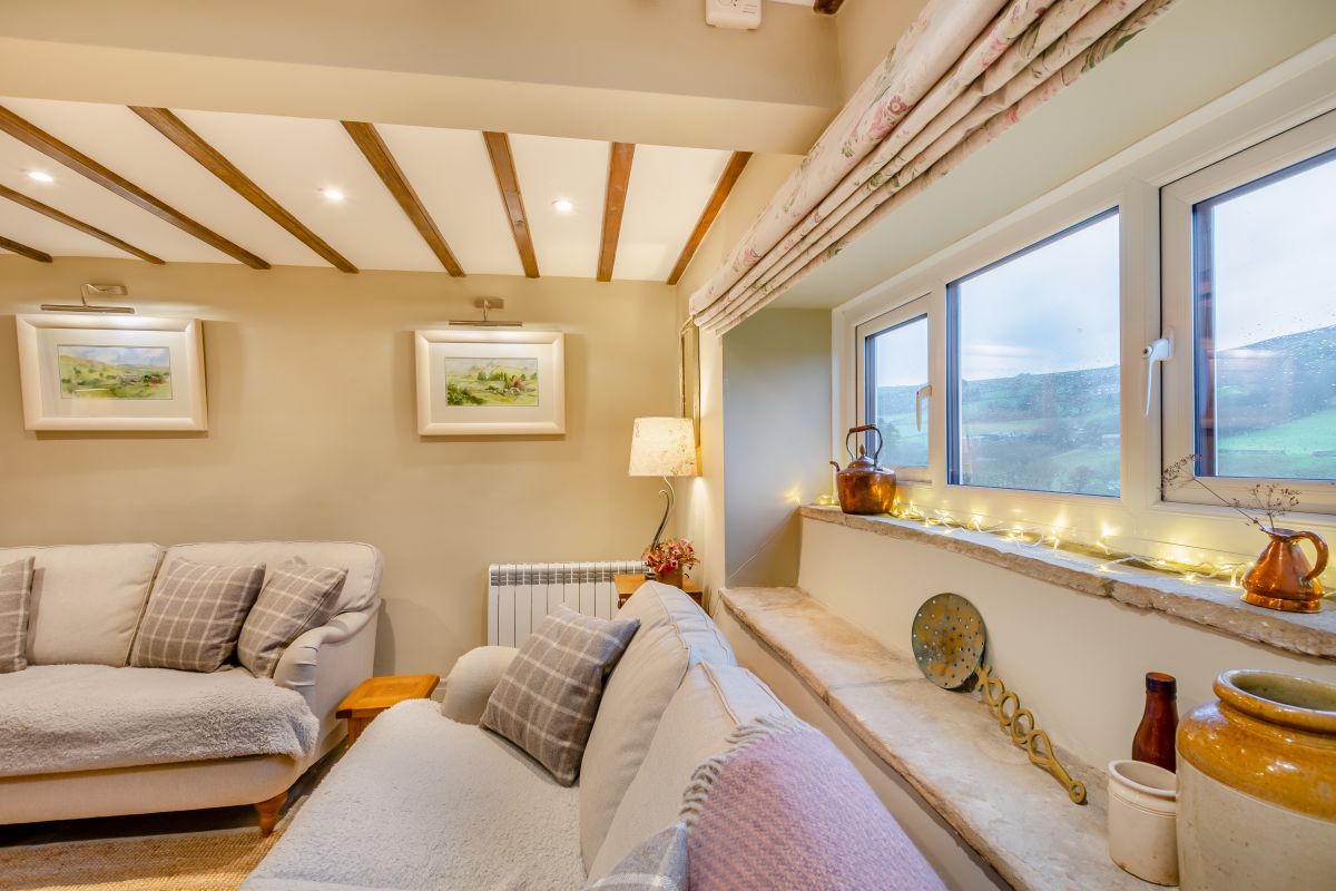 Theas Cottage, listing photograph 11