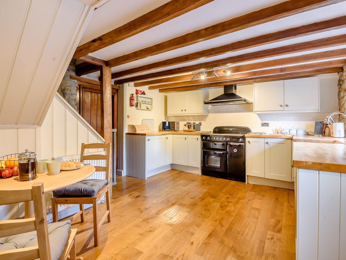 Hall Cottage, listing photograph 3