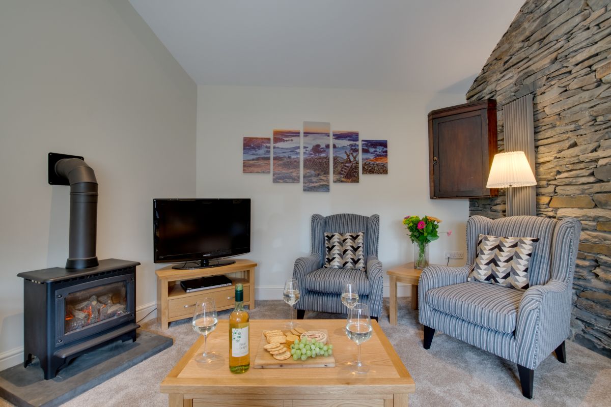 4 Swiss Villas, listing photograph 7