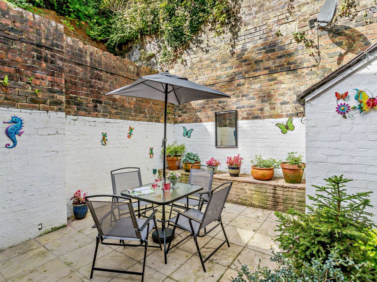 Conifer Cottage - Ashbourne, listing photograph 4