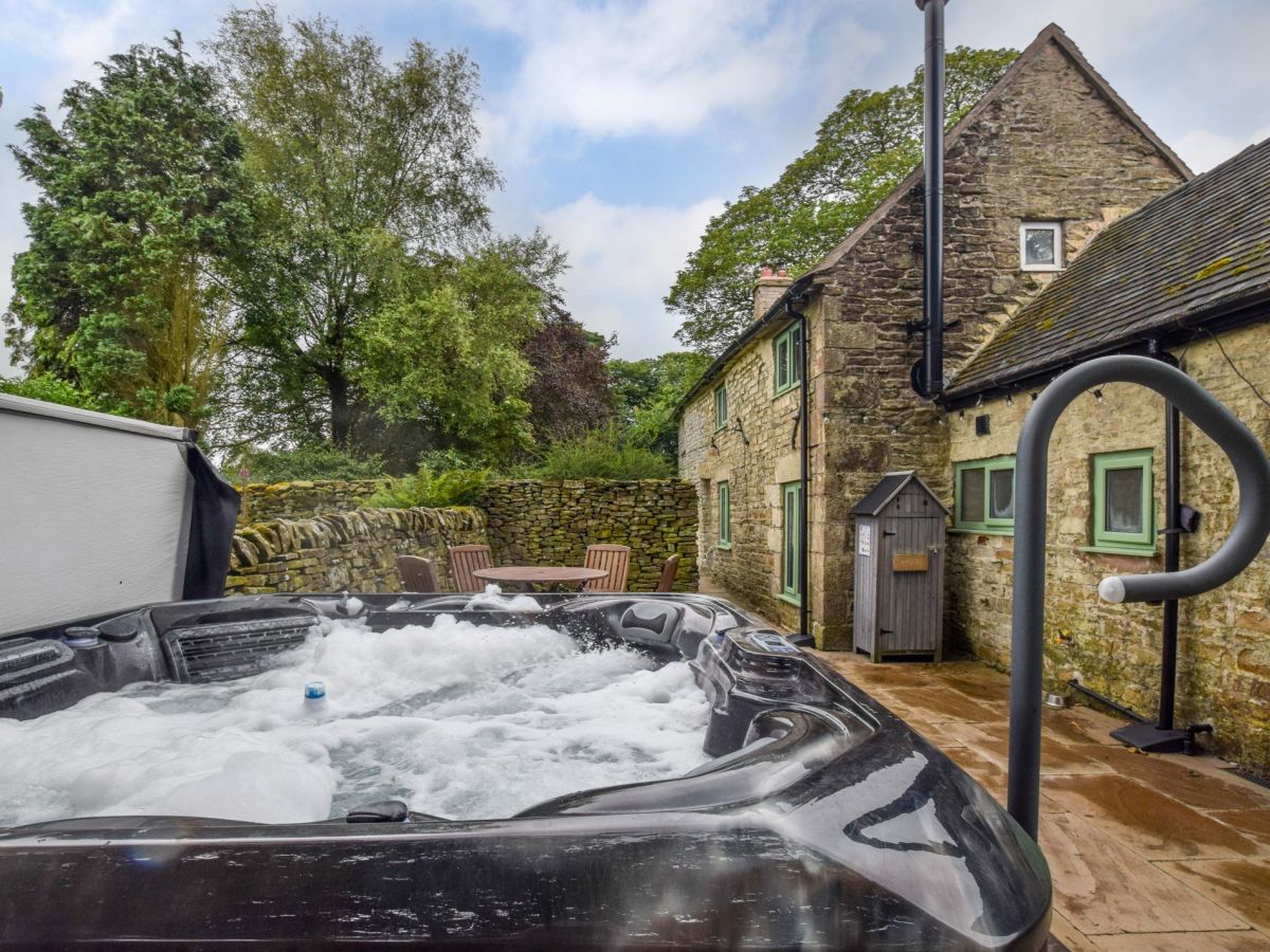 The Cottage, listing photograph 2