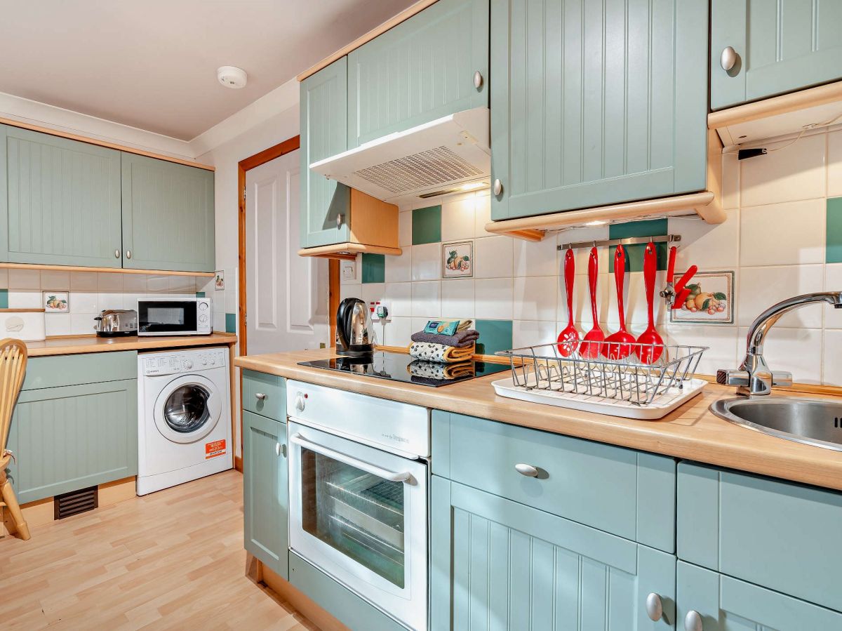 Loch Earn Lodge, listing photograph 6