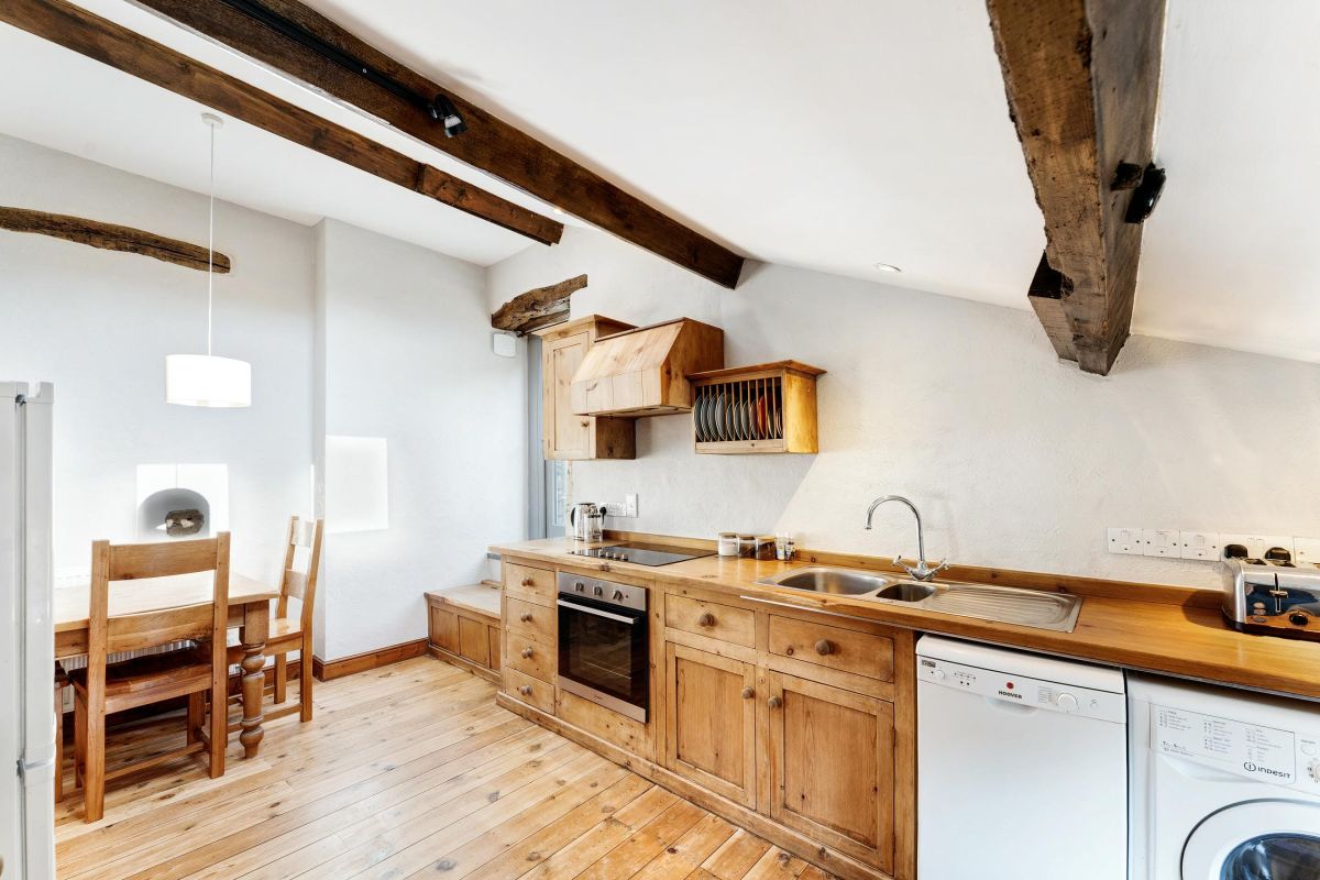 Corner Grove Cottage, listing photograph 4