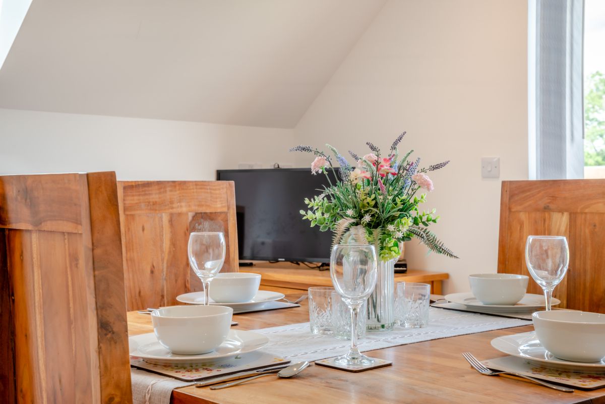 Lakeside Loft, listing photograph 5