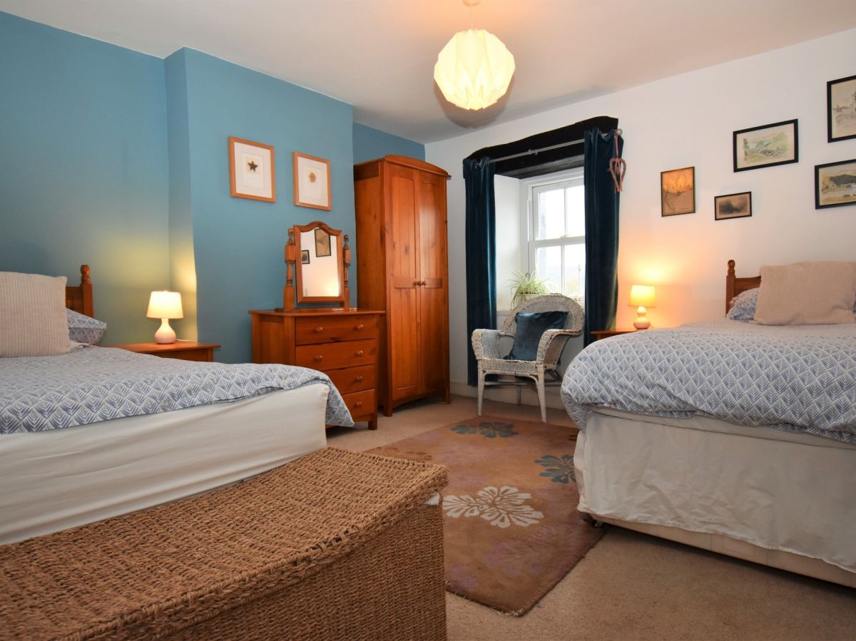 Rainbow Cottage, listing photograph 9
