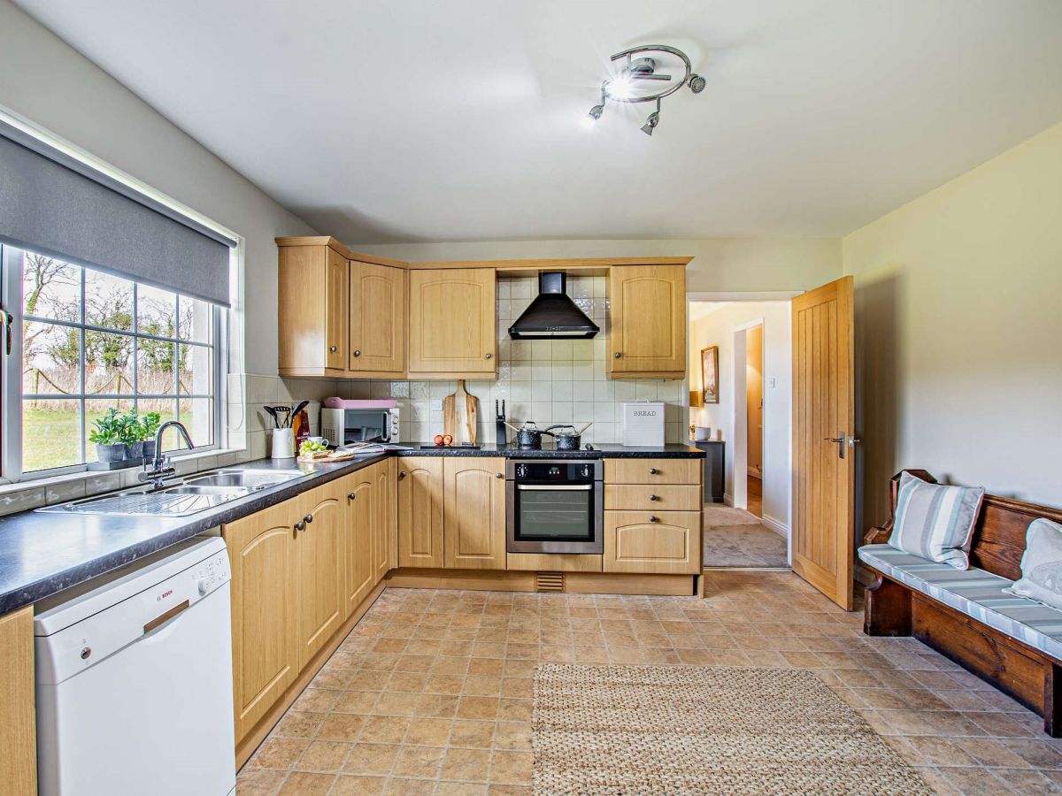 Stonecross View, listing photograph 6