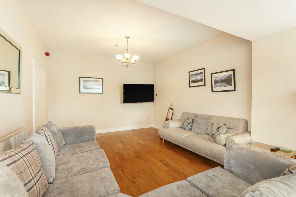 114 Craig Walk, listing photograph 8