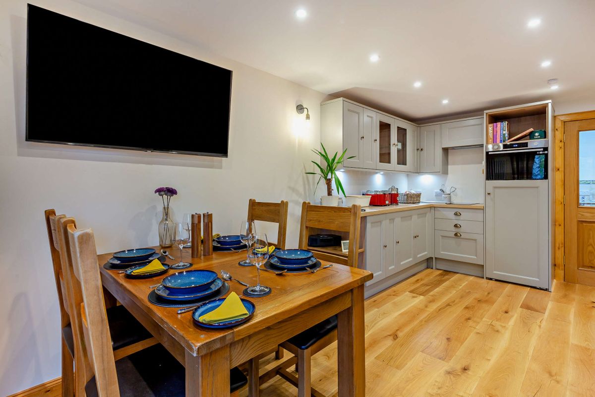 Highfield Lodge, listing photograph 7