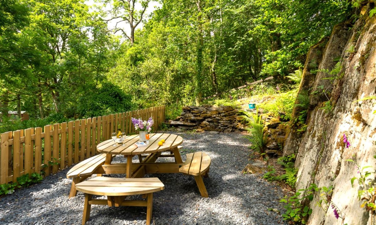 Bee Holme, listing photograph 12