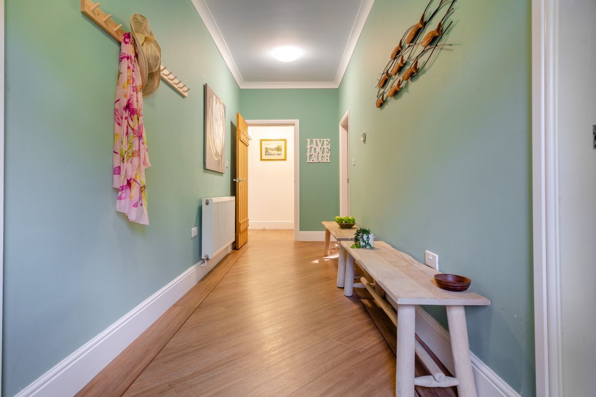 Fairy Glen Apt One, listing photograph 10