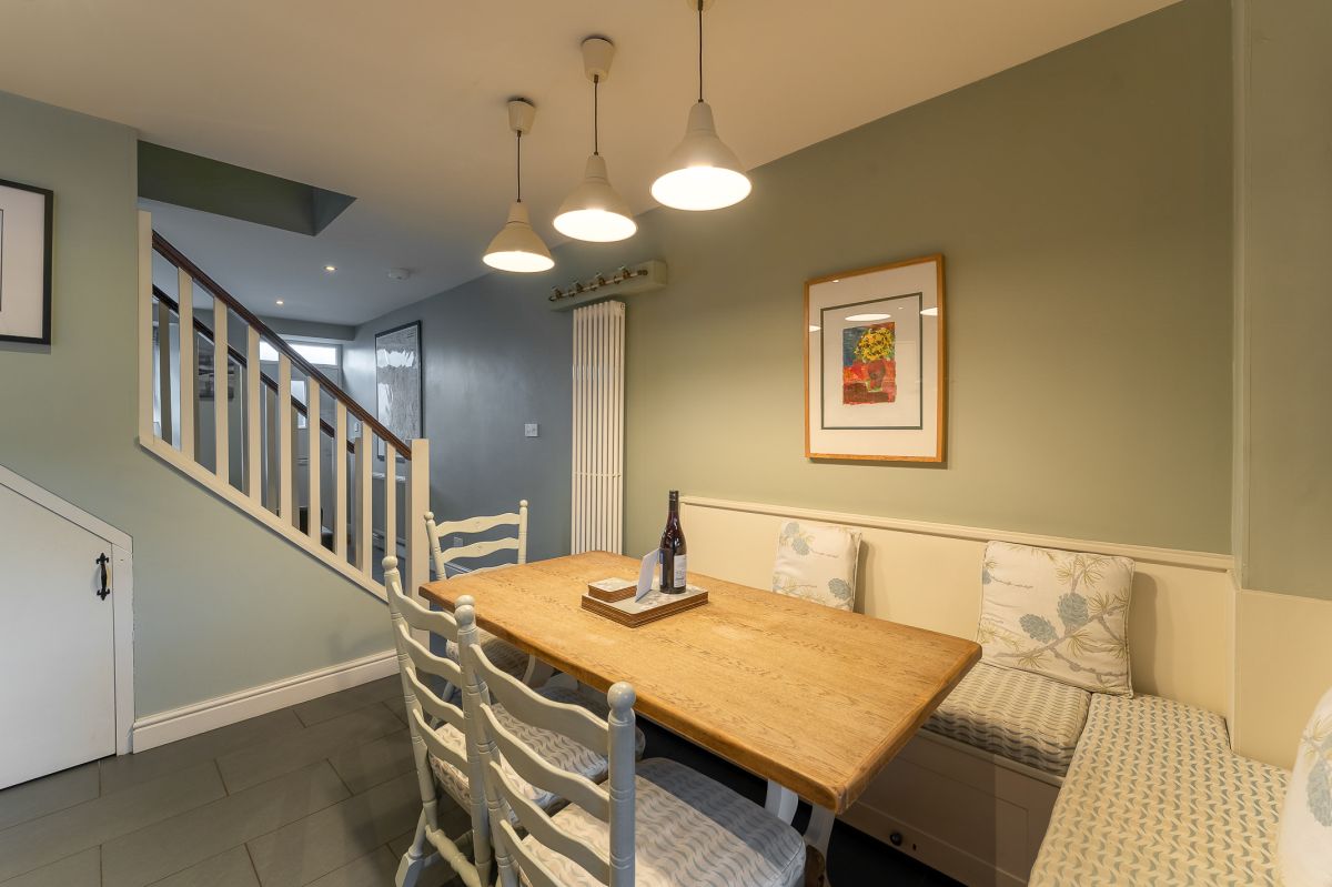 Lily Tarn Cottage, listing photograph 11