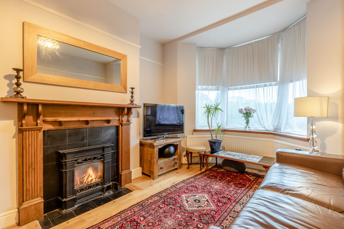 Victorian Garden Cottage, listing photograph 2