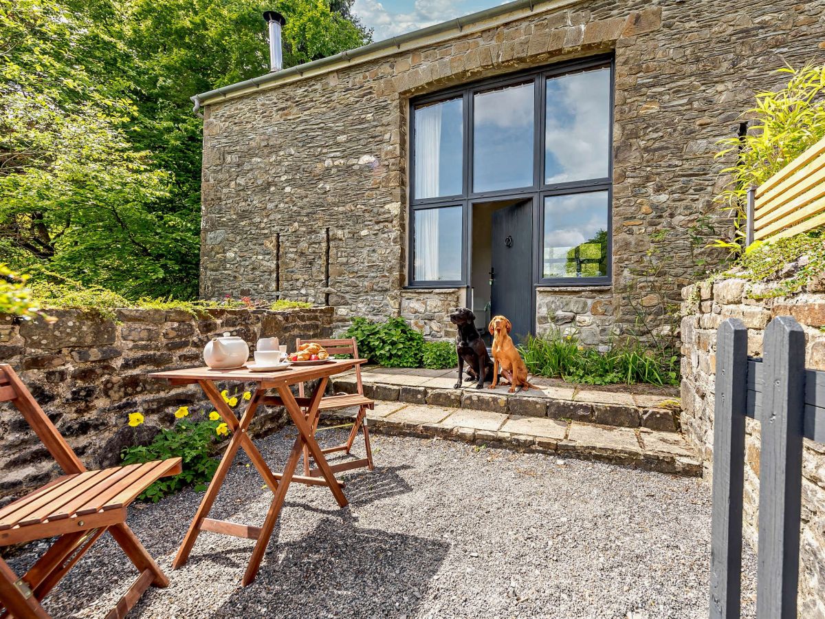 Clear Water Barn, listing photograph 3