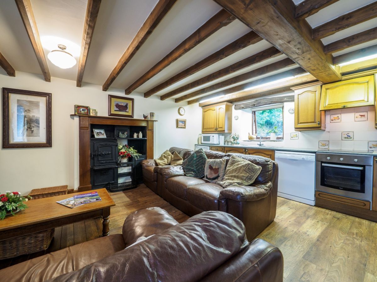 Alice Cottage, listing photograph 4