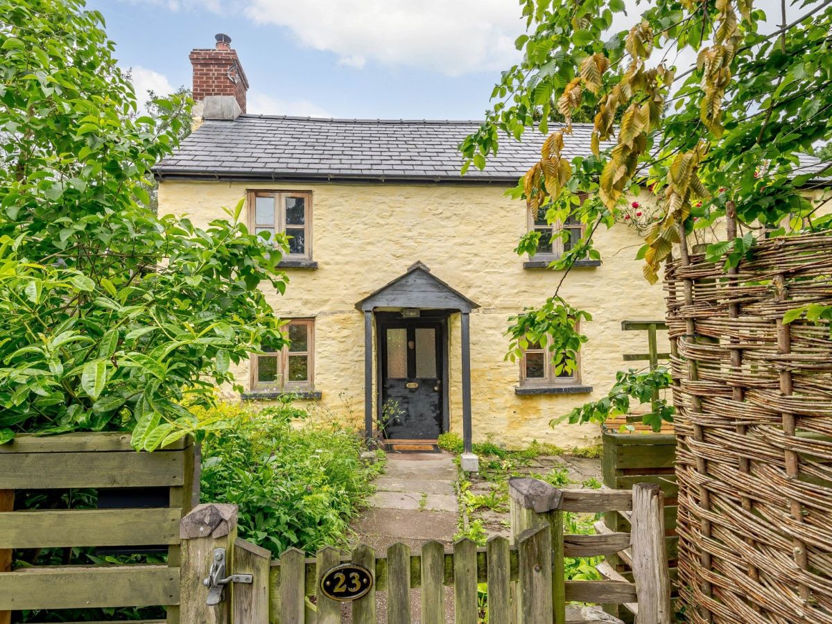 Brook Cottage - Clyro, listing photograph 2