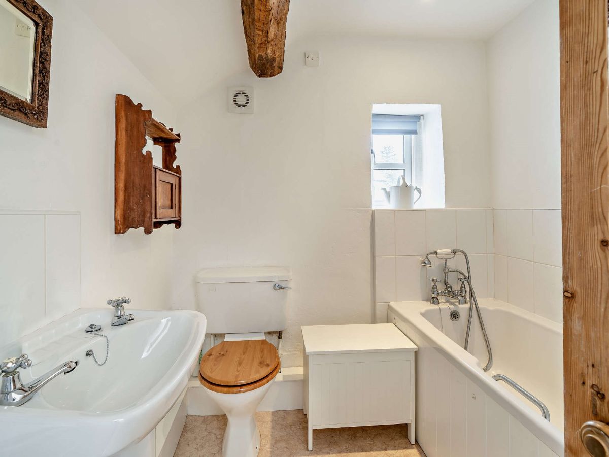 Rose Mount, listing photograph 10