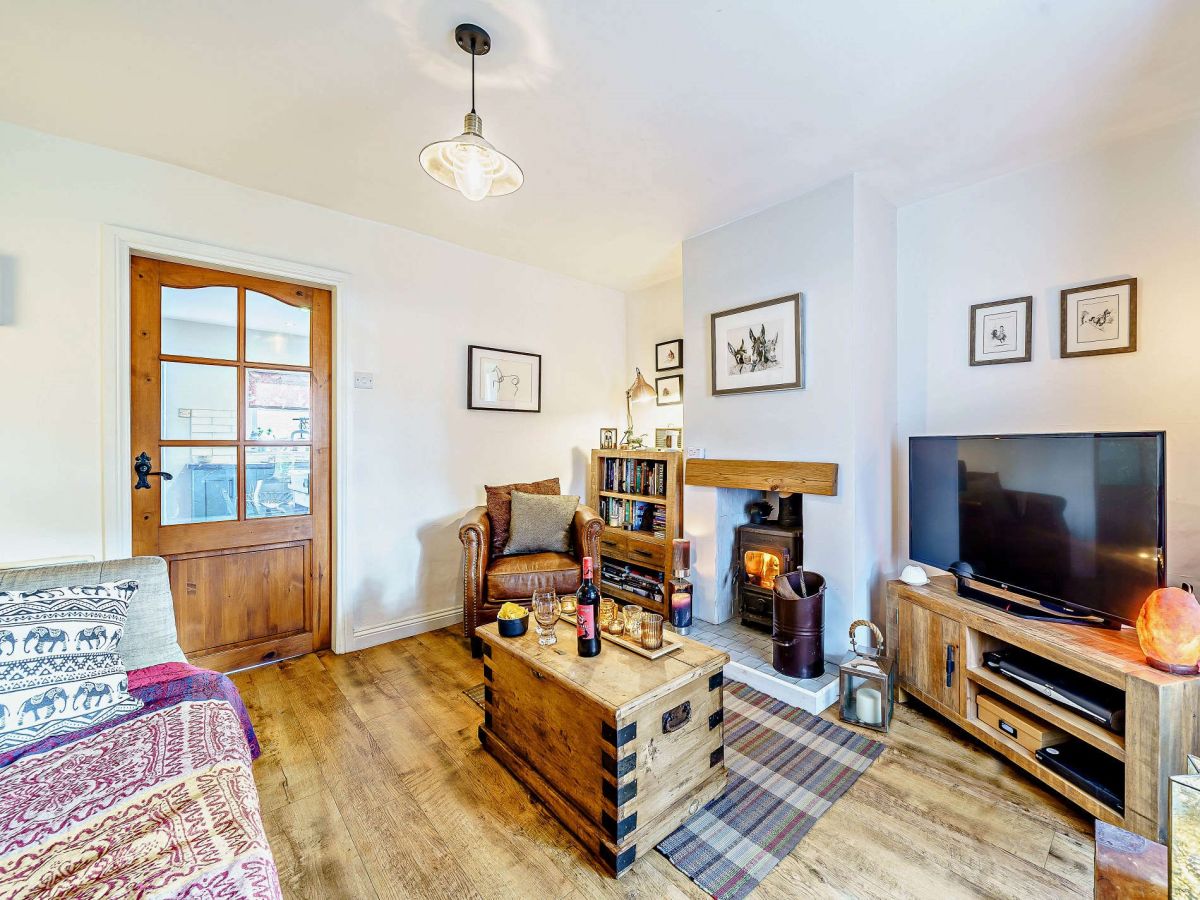 Duke Cottage, listing photograph 3