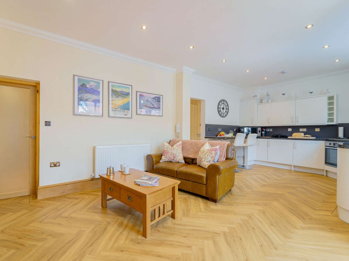 Llandudno Sea Retreat, listing photograph 2