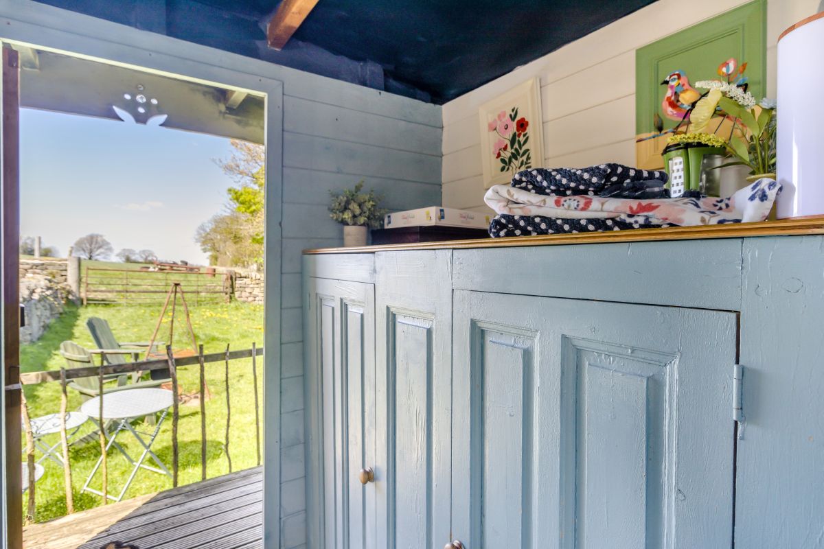 Haven Shepherds Hut, listing photograph 5