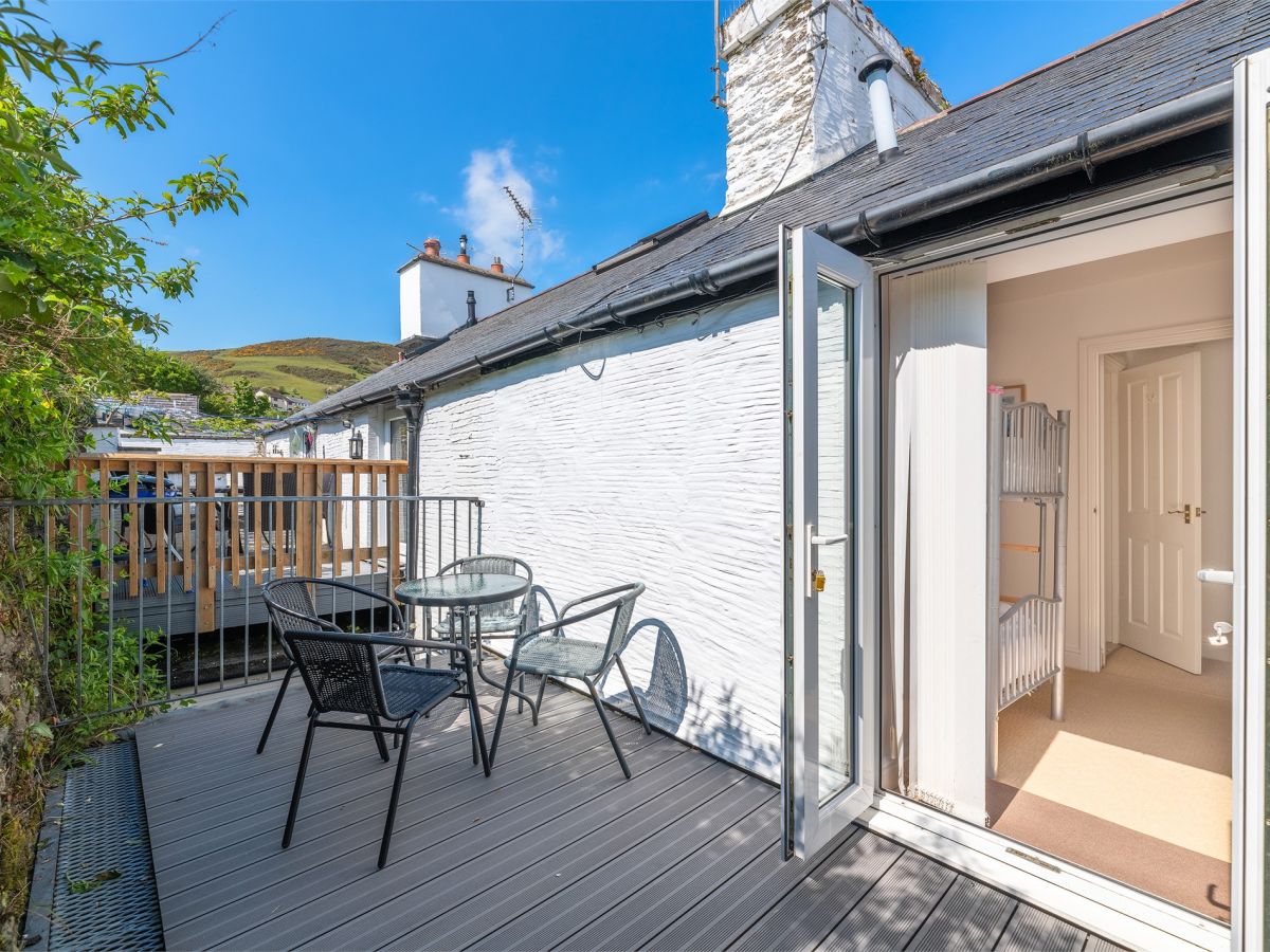 May Cottage - Aberdovey, listing photograph 3