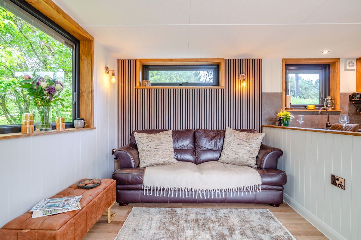 The Bird House, listing photograph 9
