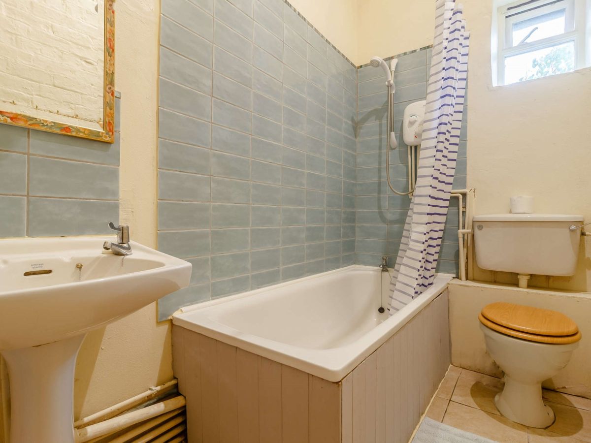 Stable, listing photograph 12