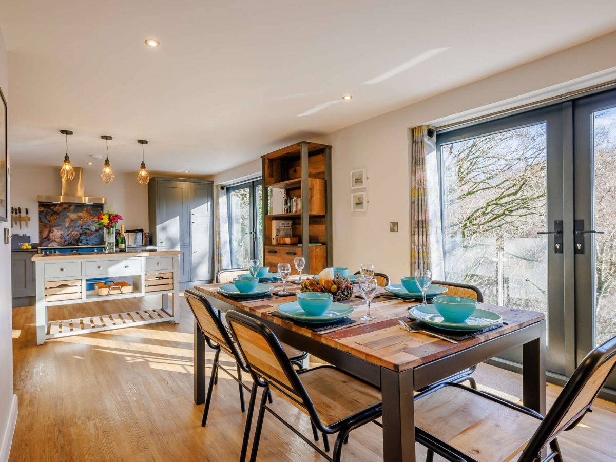 Ty Bryn Bach, listing photograph 2