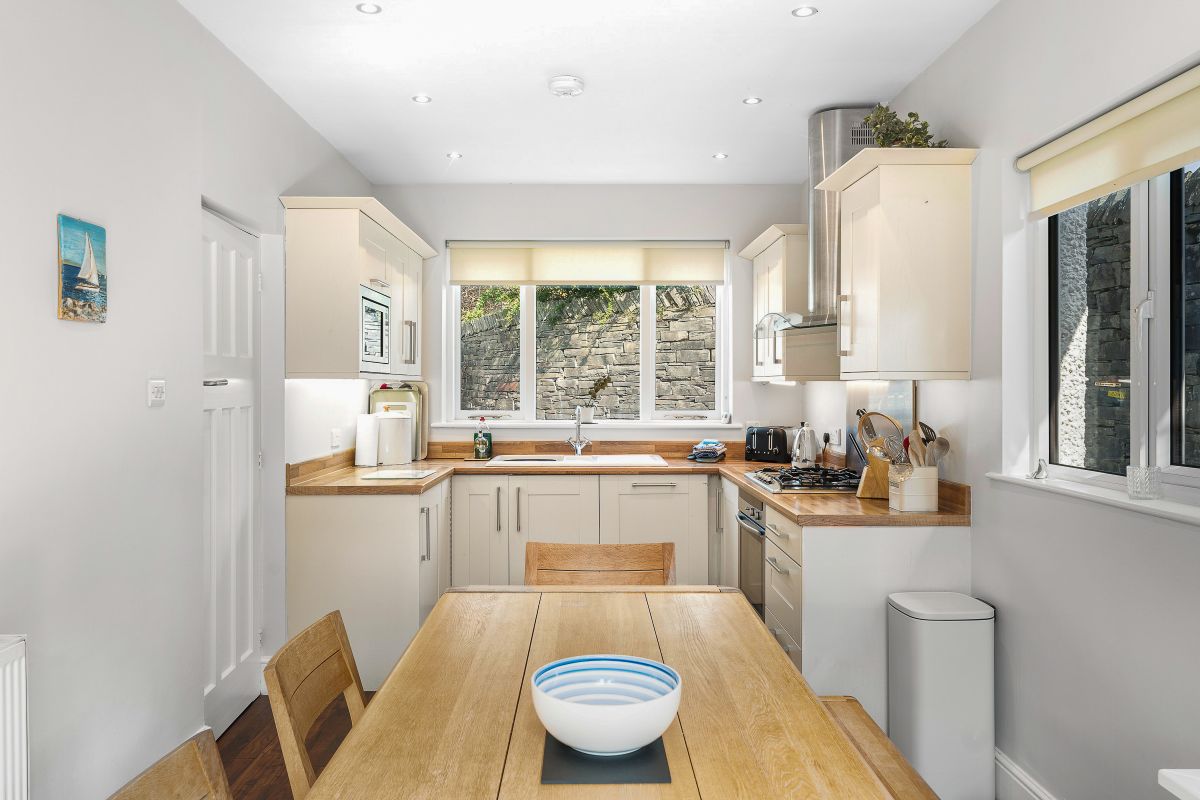 Holly Nook, listing photograph 9