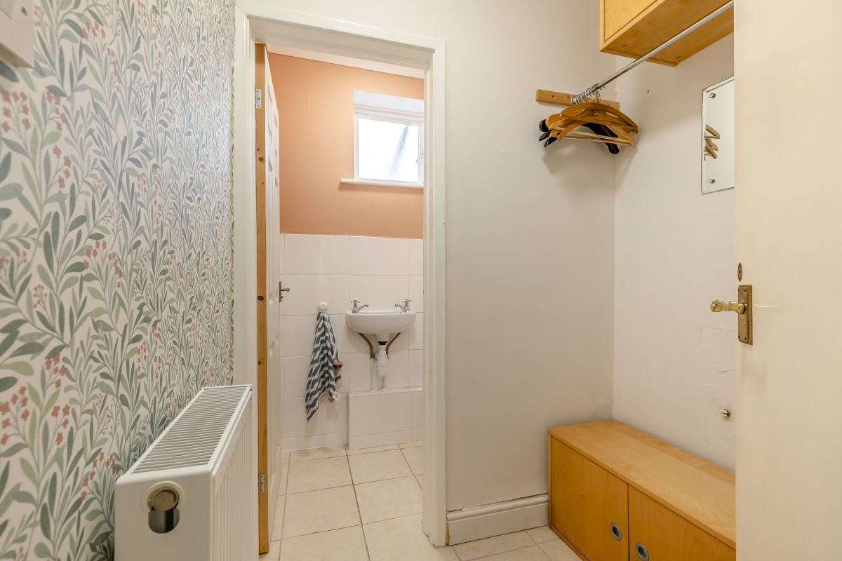 Wisteria Corner, listing photograph 12