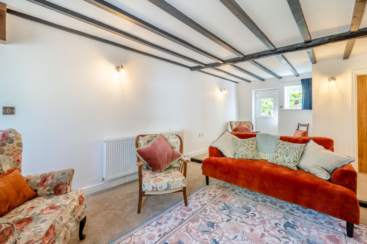 Western Cottage, listing photograph 11