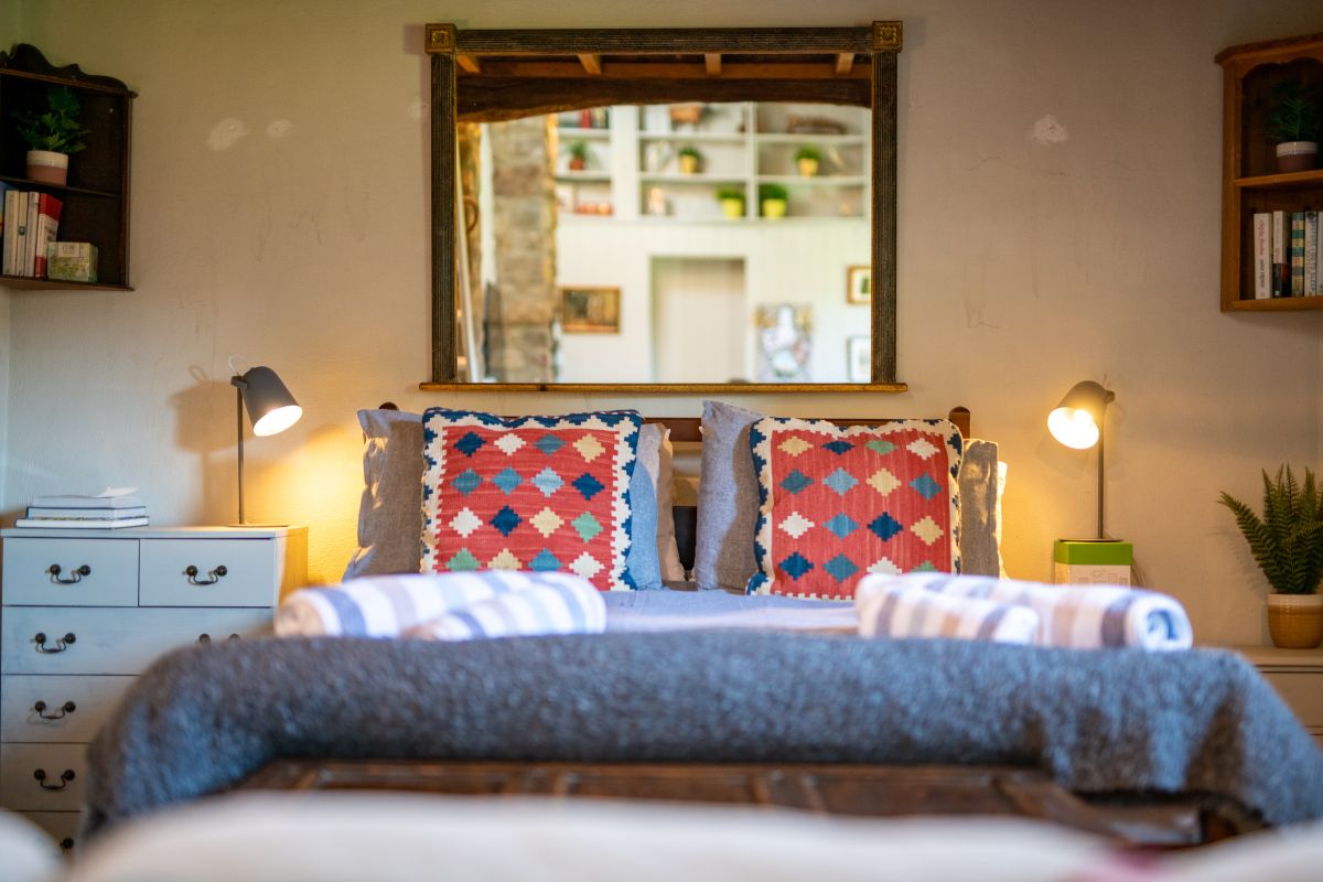 Bizzy's Bolthole, listing photograph 2