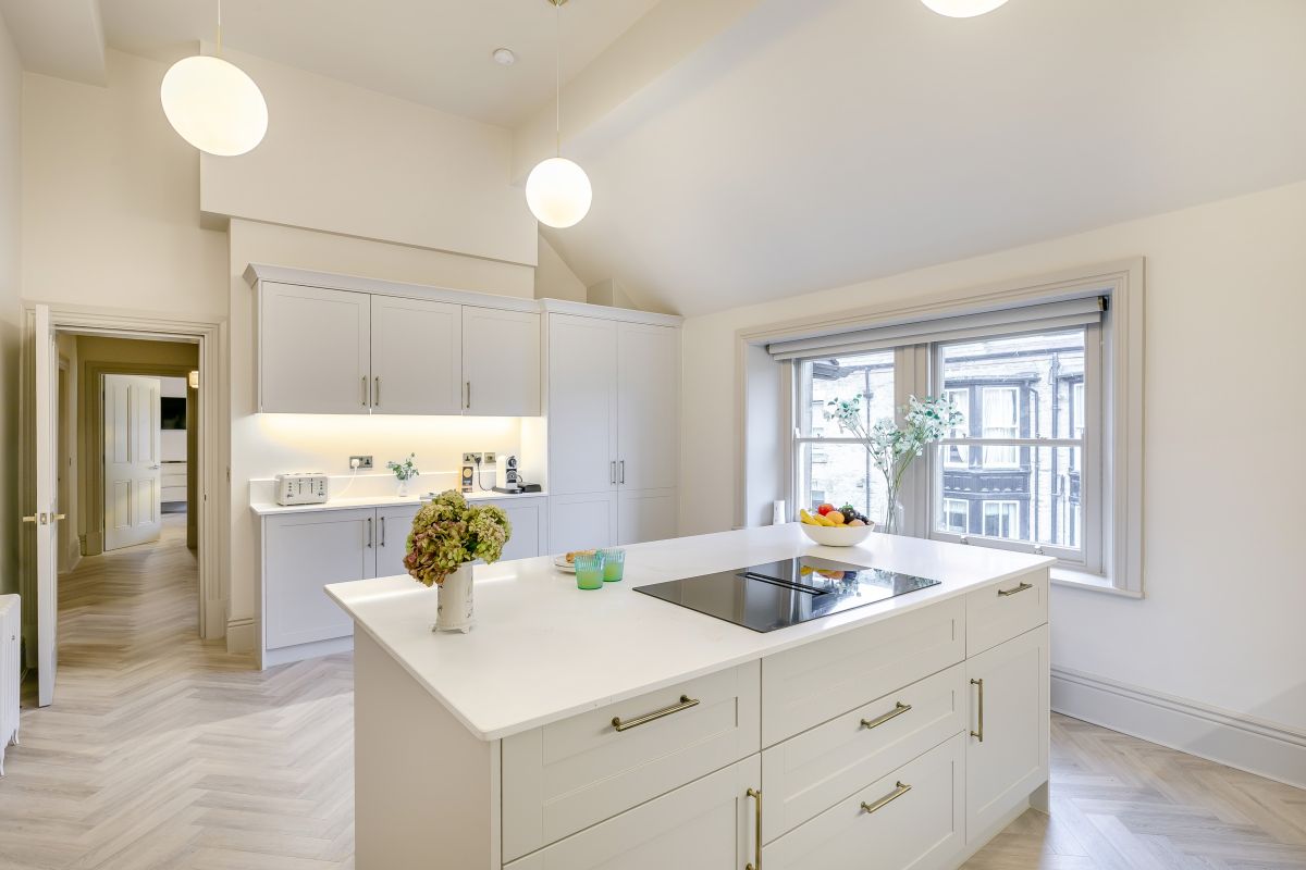 Apartment 5 The Castleton Suite, listing photograph 6