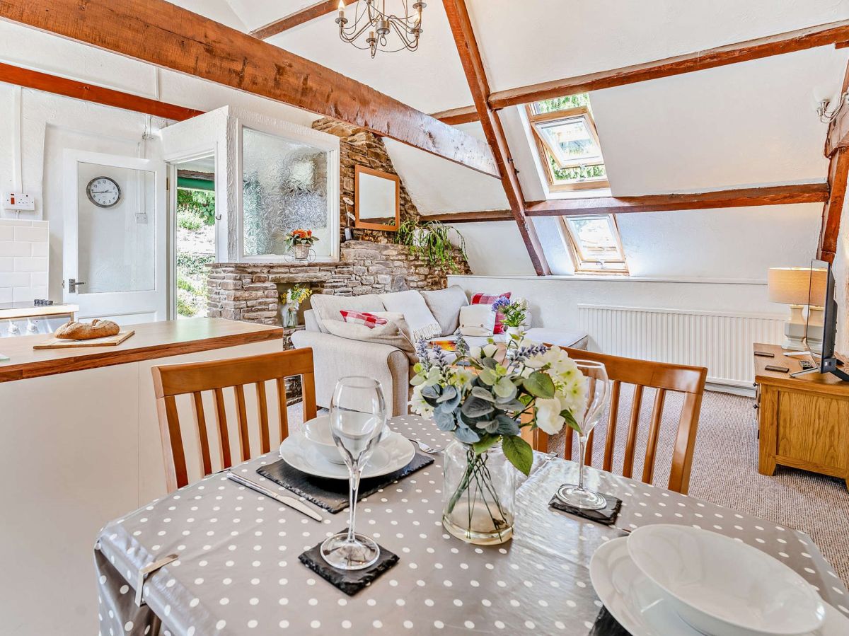 The Sugar Loaf Bolt Hole, listing photograph 8