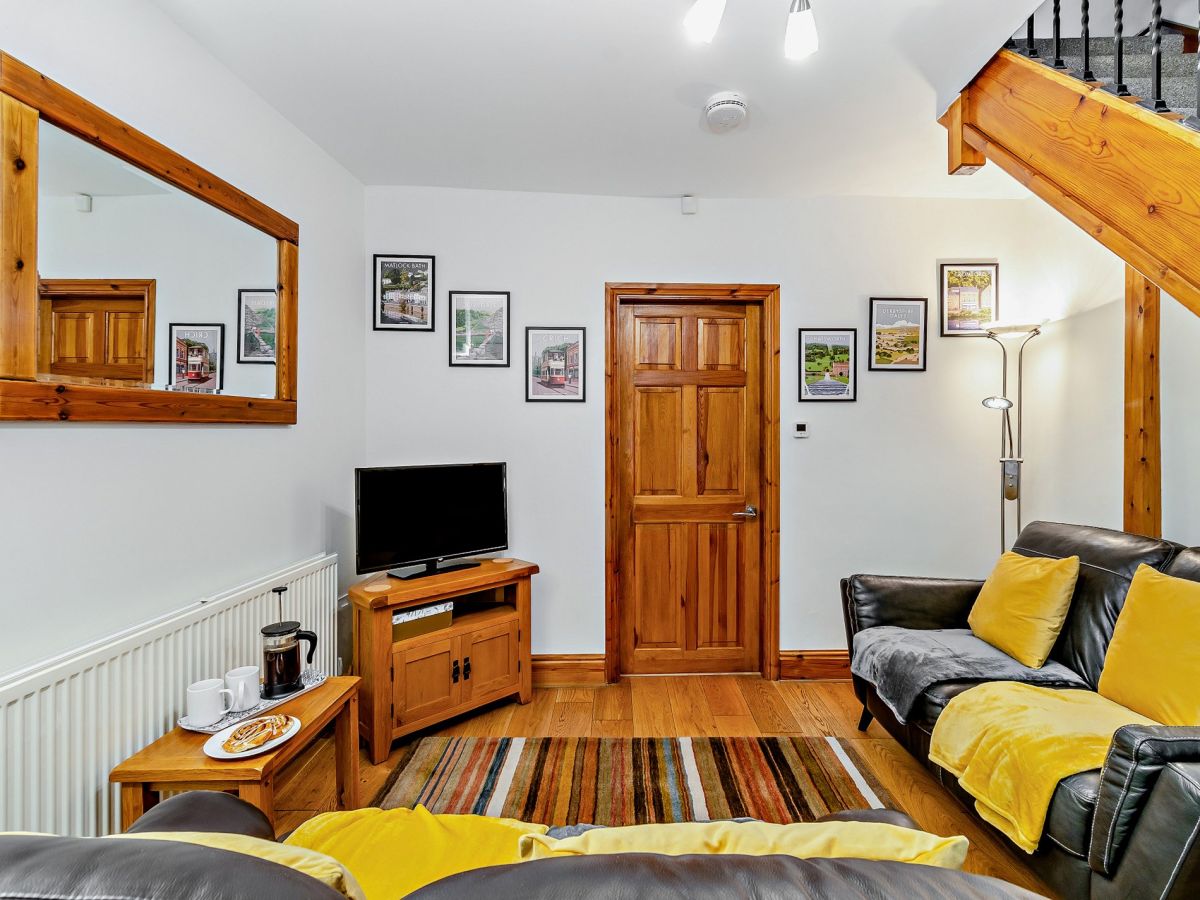 Conifer Cottage - Ashbourne, listing photograph 3