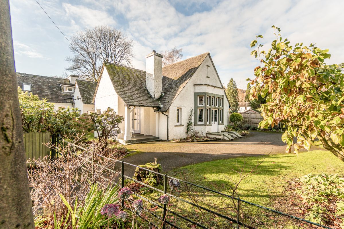 White Gables, listing photograph 2