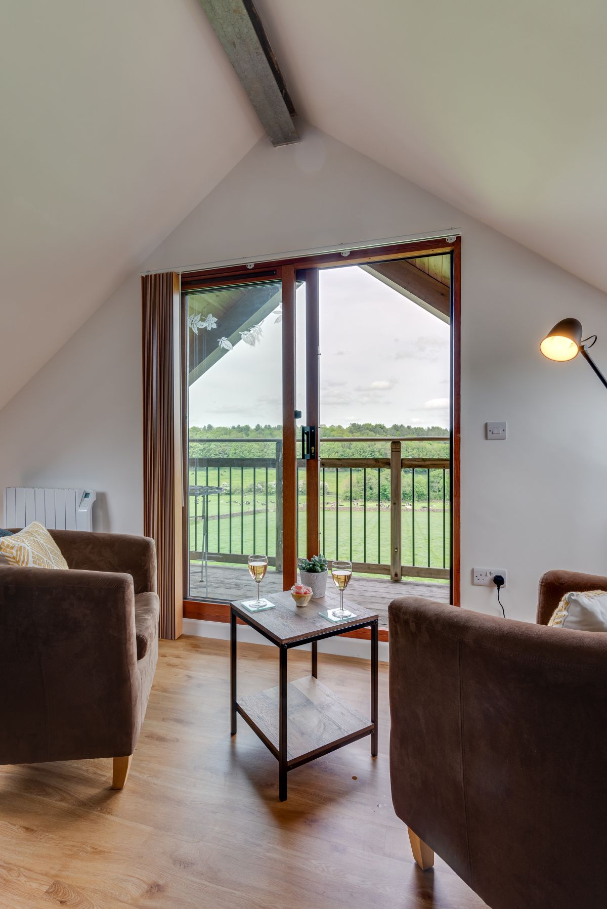 Little House, listing photograph 4