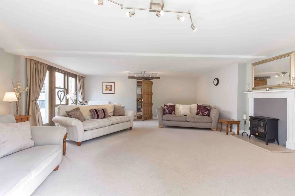 The Coach House - Hope Valley, listing photograph 7
