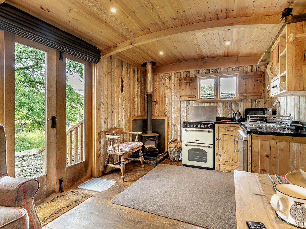 Gowan Bank Farm Shepherd's Hut, listing photograph 4