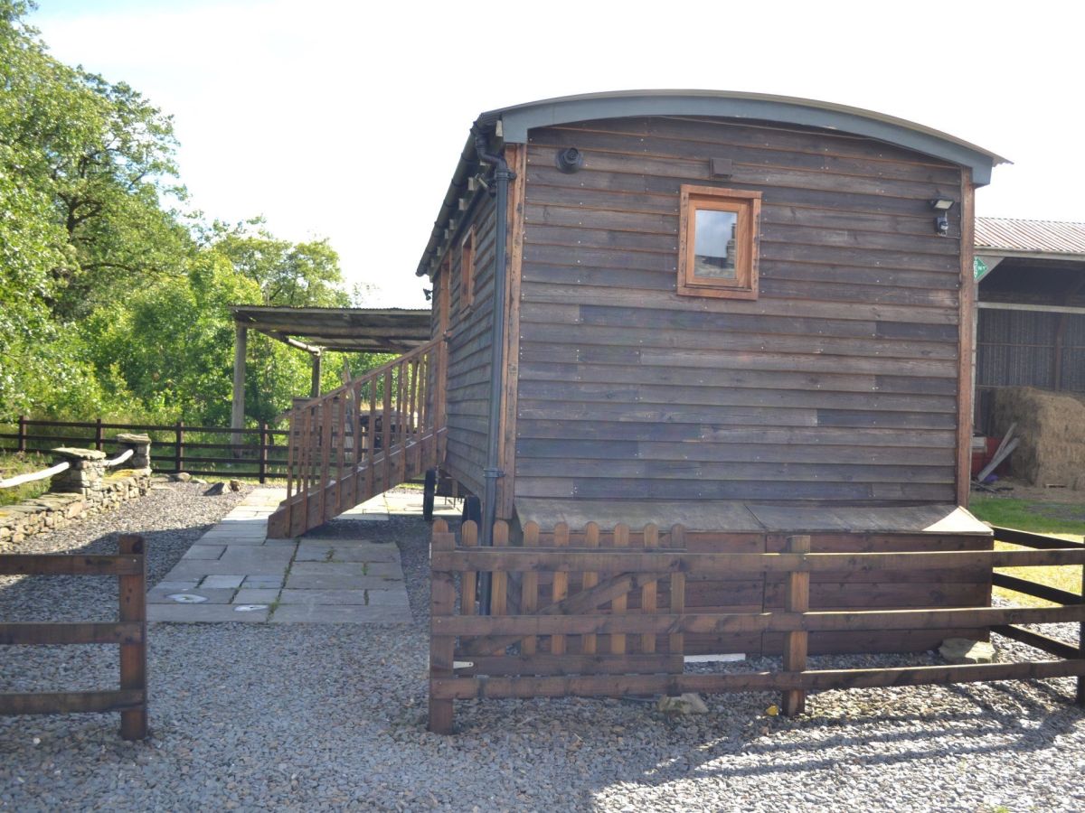 Gowan Bank Farm Shepherd's Hut, listing photograph 9