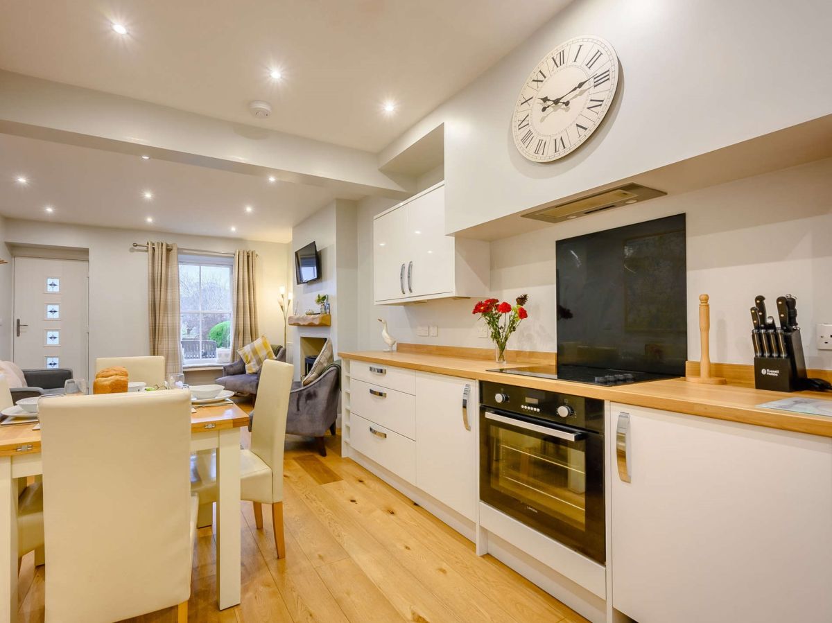 8 Myrtle Villas, listing photograph 4