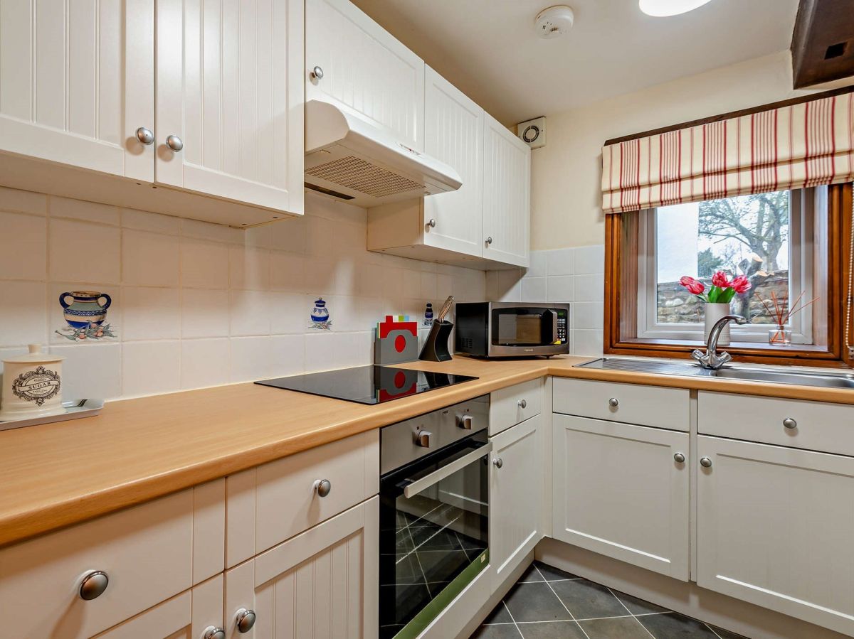 Blue's Lodge, listing photograph 11