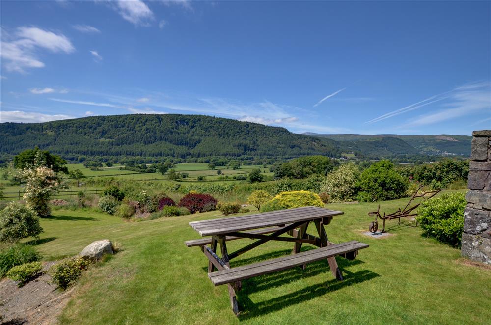 Carnedd Llywelyn, listing photograph 9