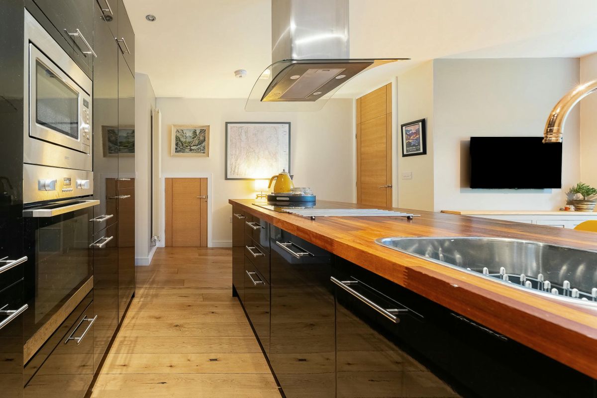 9 Blue Hill Park, listing photograph 6