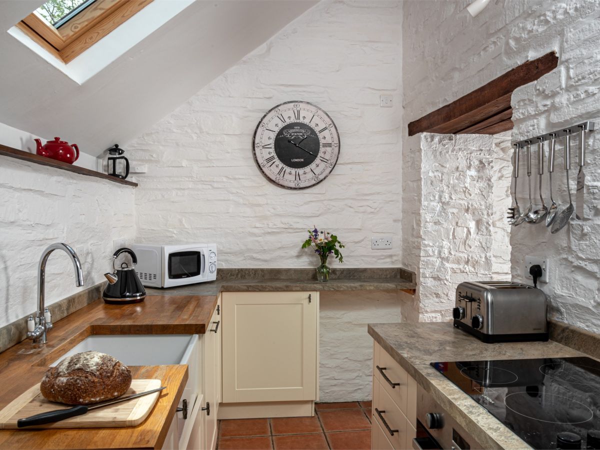 Trewalkin Barn, listing photograph 8