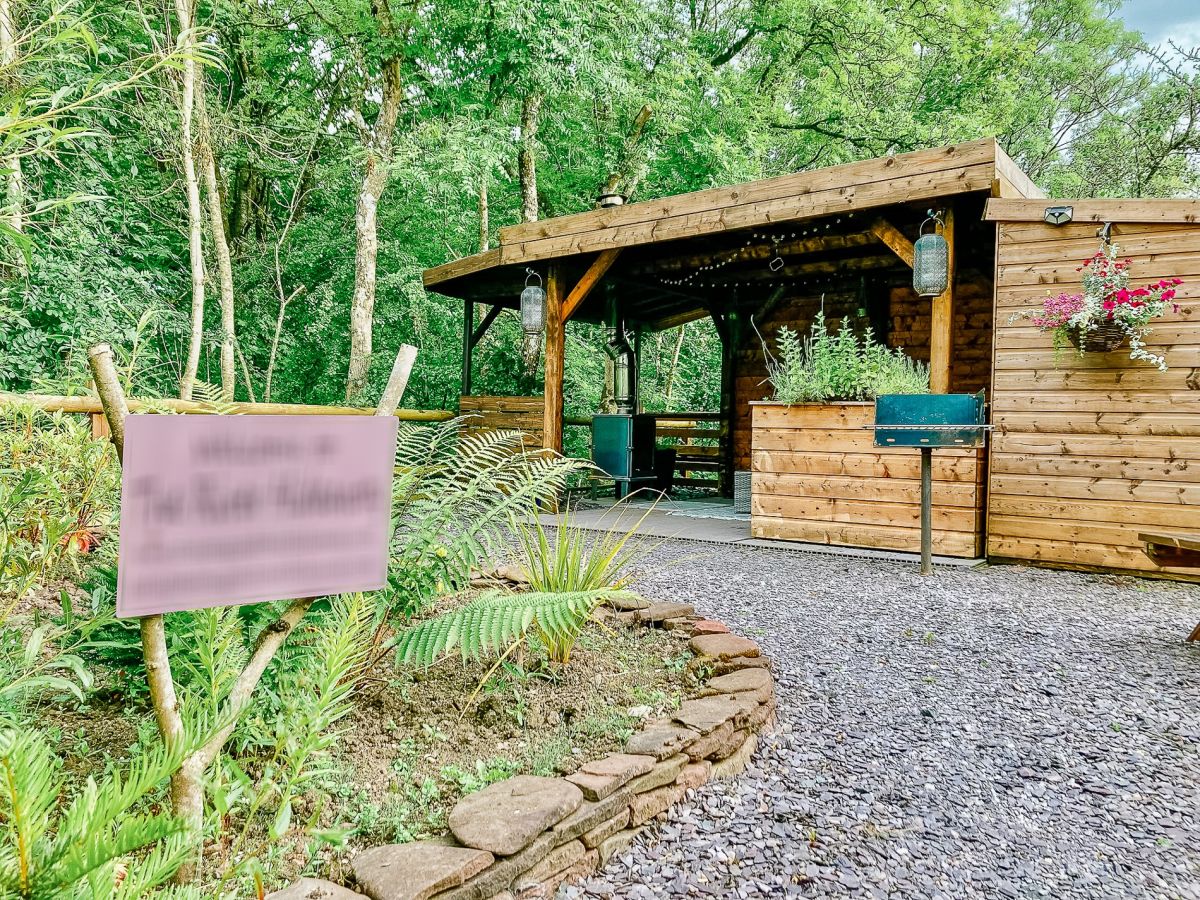 The Snug And River Hideaway