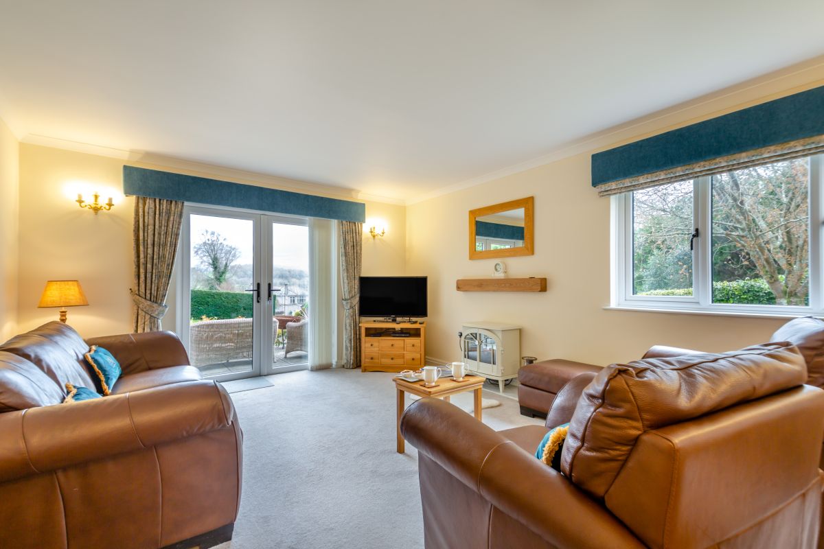 Cysgod y Coed, listing photograph 4