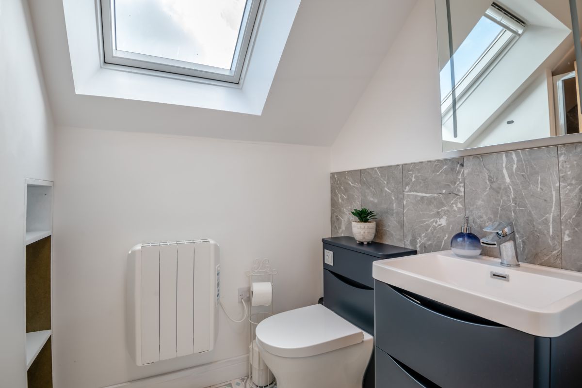 Lakeside Loft, listing photograph 12