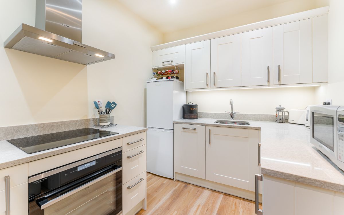 Studio Cottage, listing photograph 9