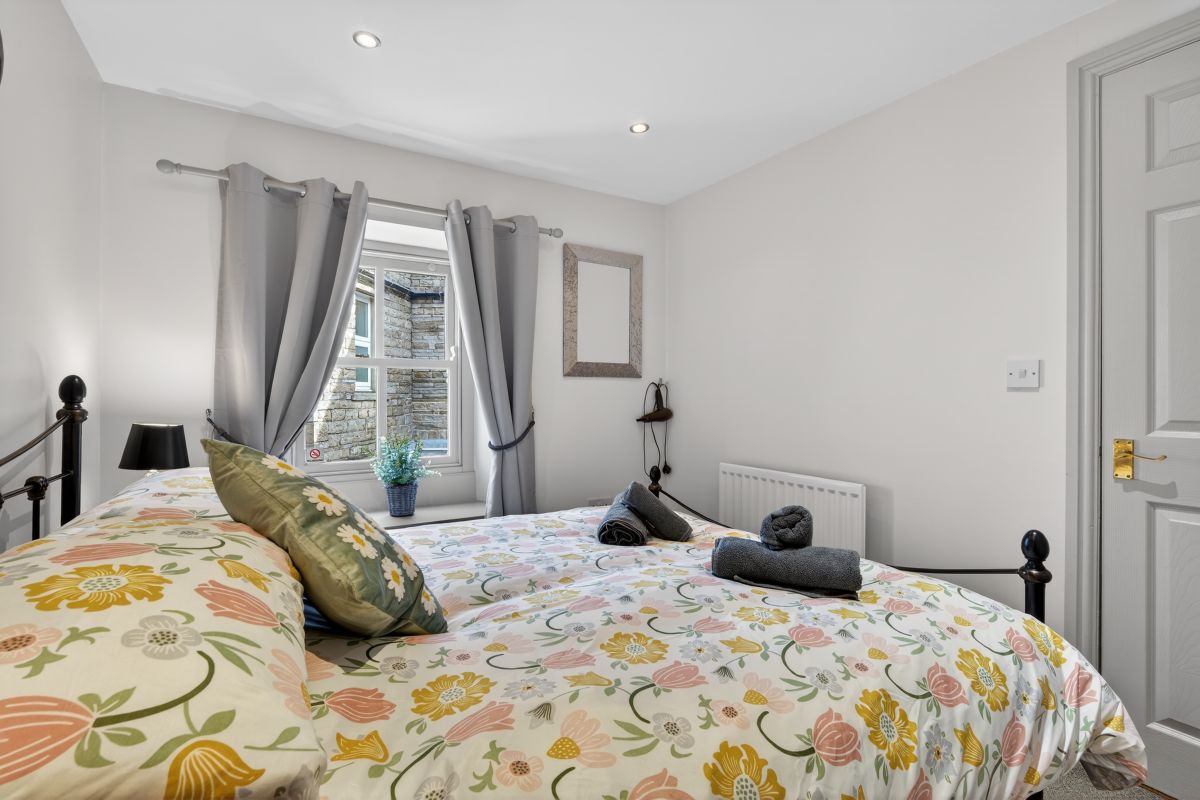 Cartwheel Cottage, listing photograph 9