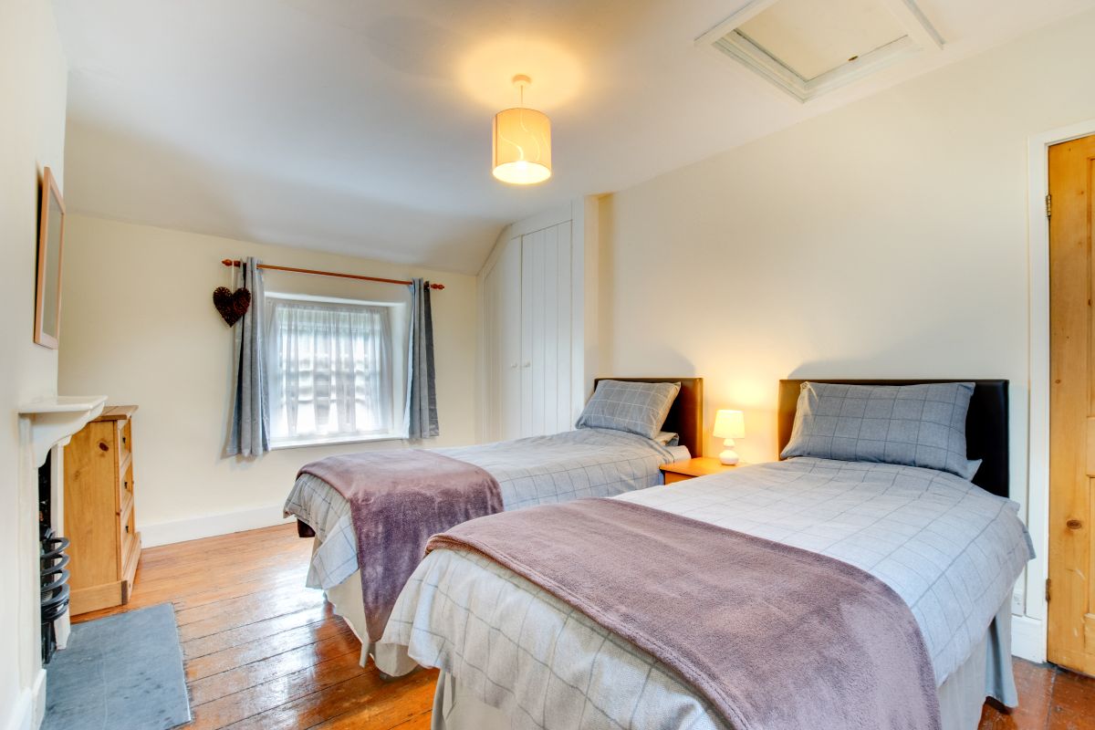 Ty Newydd, listing photograph 10